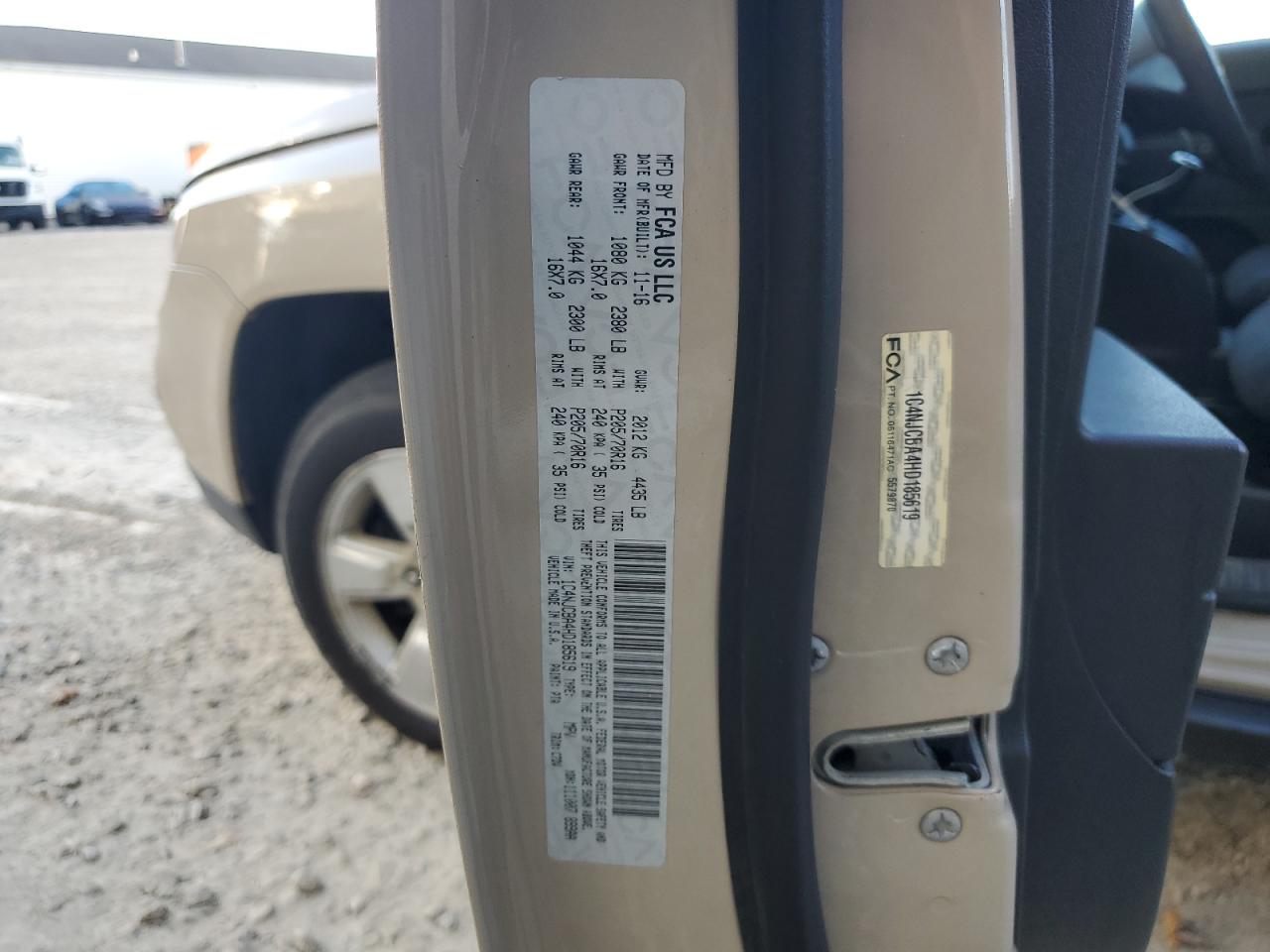 2017 Jeep Compass Sport VIN: 1C4NJCBA4HD185619 Lot: 81975955