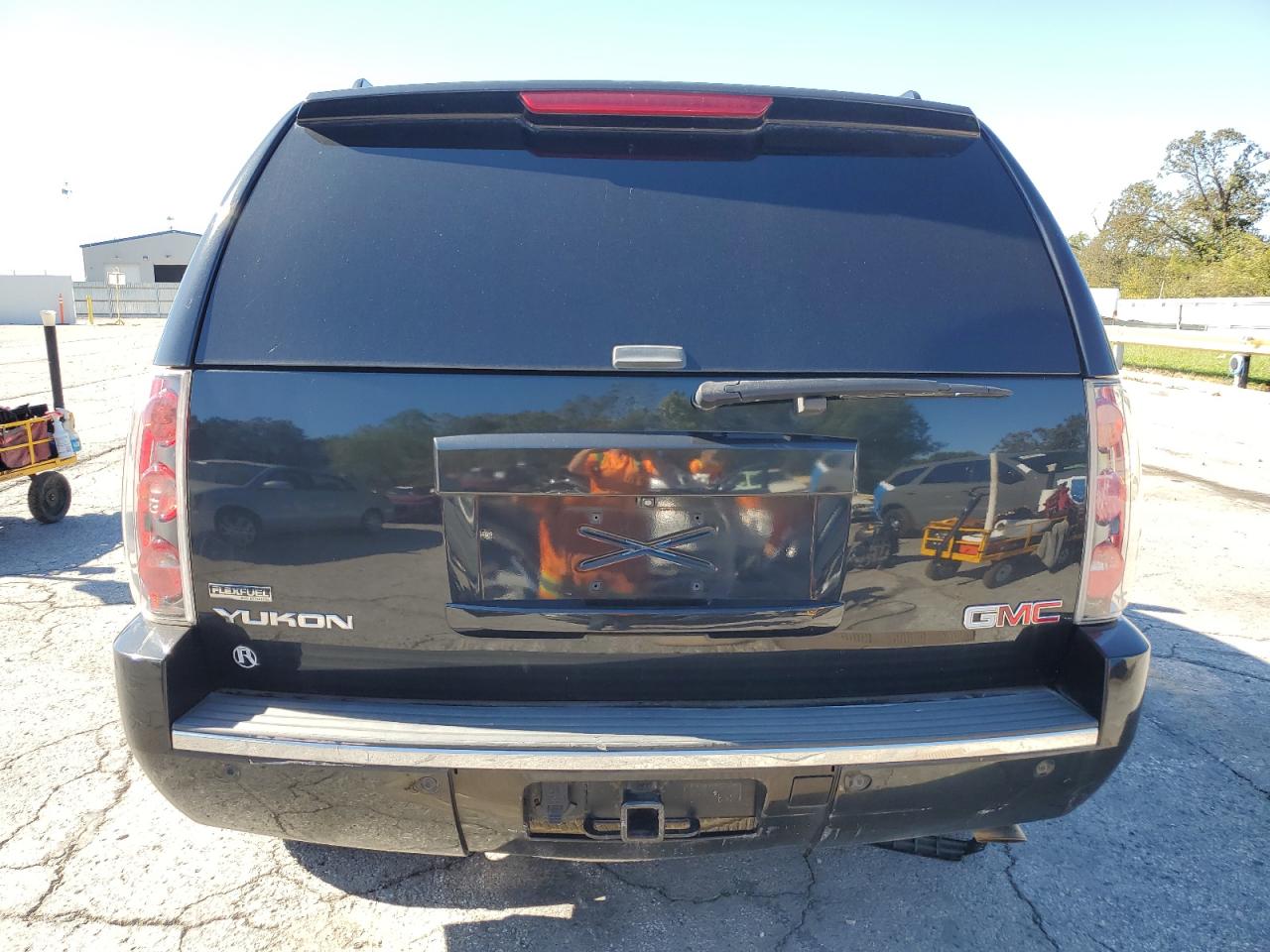 2012 GMC Yukon Denali VIN: 1GKS1EEF3CR216638 Lot: 74487894