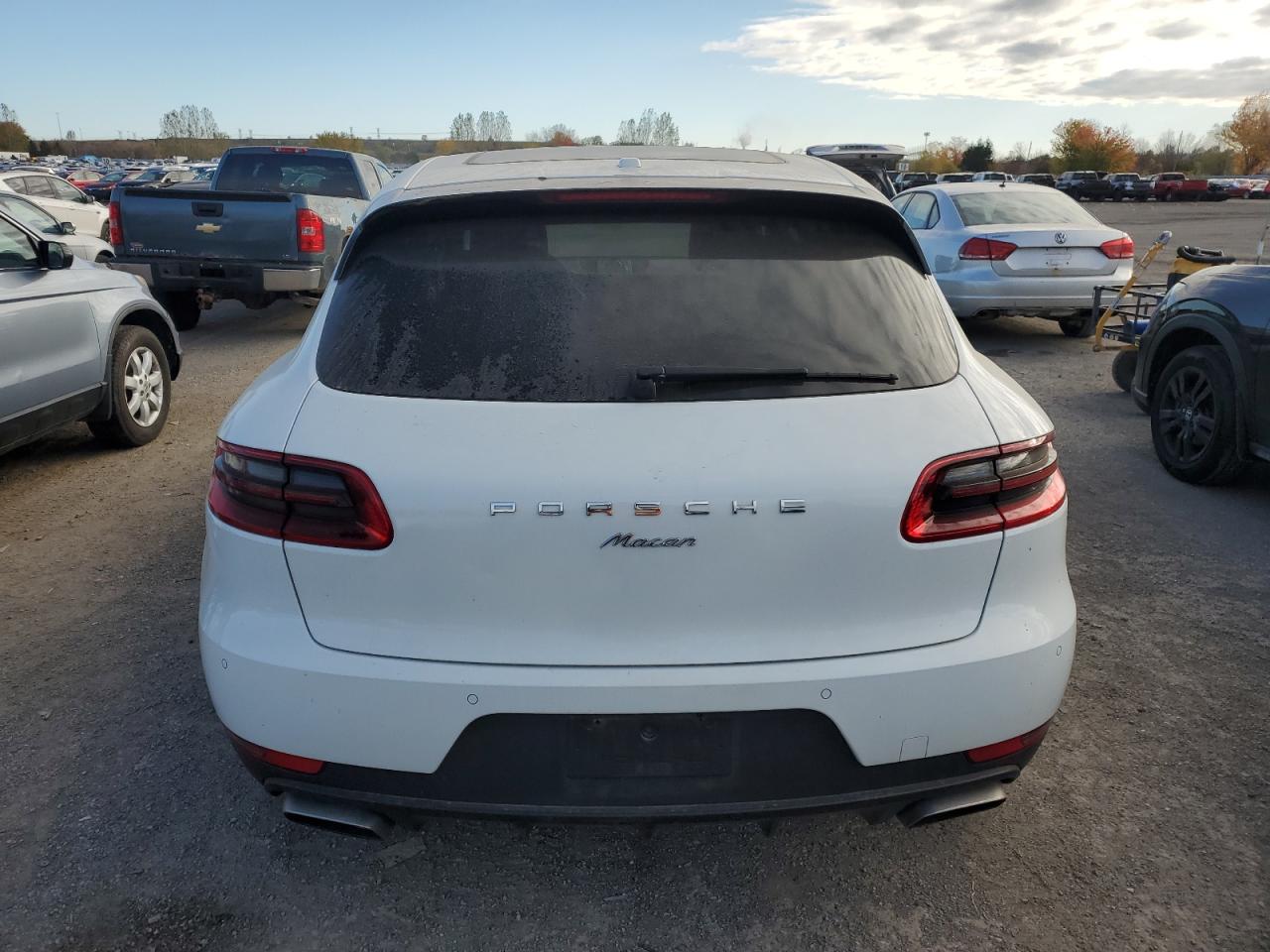 2017 Porsche Macan VIN: WP1AA2A56HLB05111 Lot: 90031645