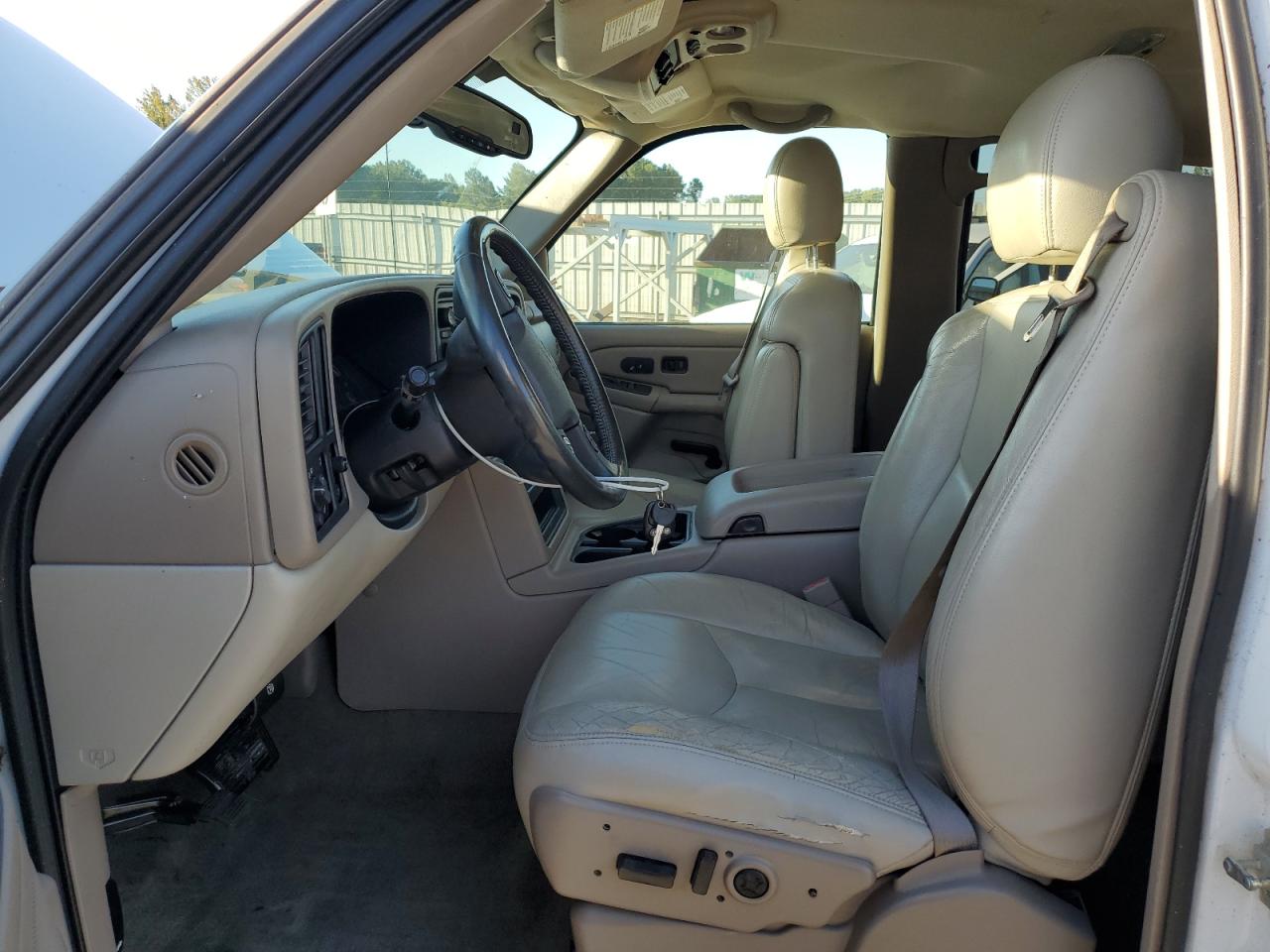 2005 Chevrolet Tahoe C1500 VIN: 1GNEC13T45R111363 Lot: 85571285