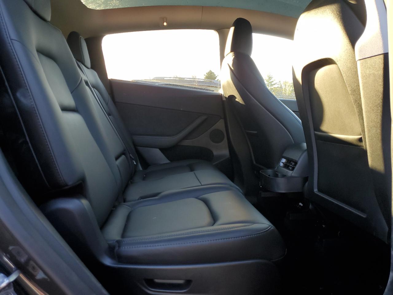 2024 Tesla Model Y VIN: 7SAYGAEE2RF988926 Lot: 86515545