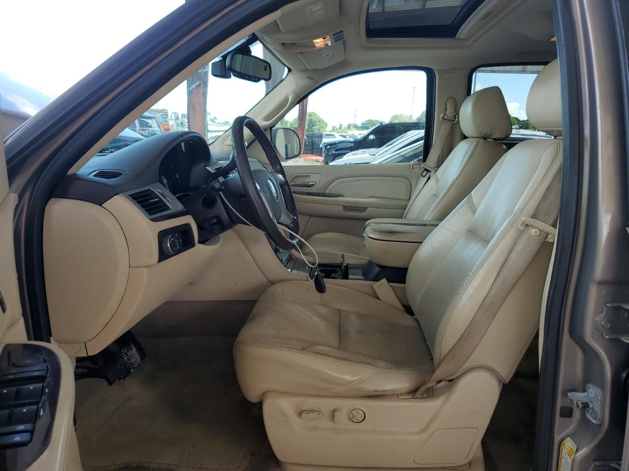 2007 Cadillac Escalade Luxury VIN: 1GYEC63897R339244 Lot: 85378395