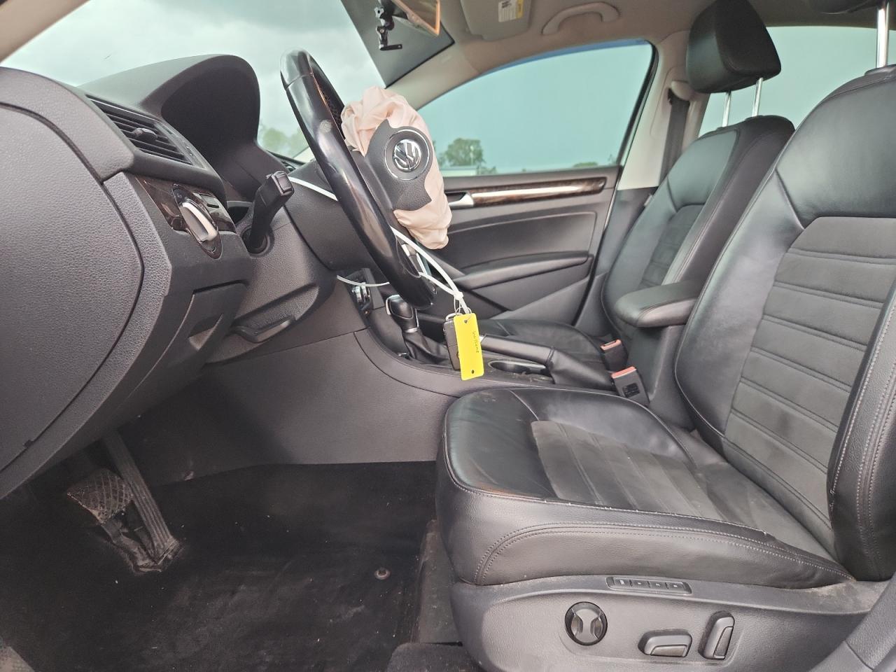 2015 Volkswagen Passat Sel VIN: 1VWCV7A37FC076139 Lot: 85290545