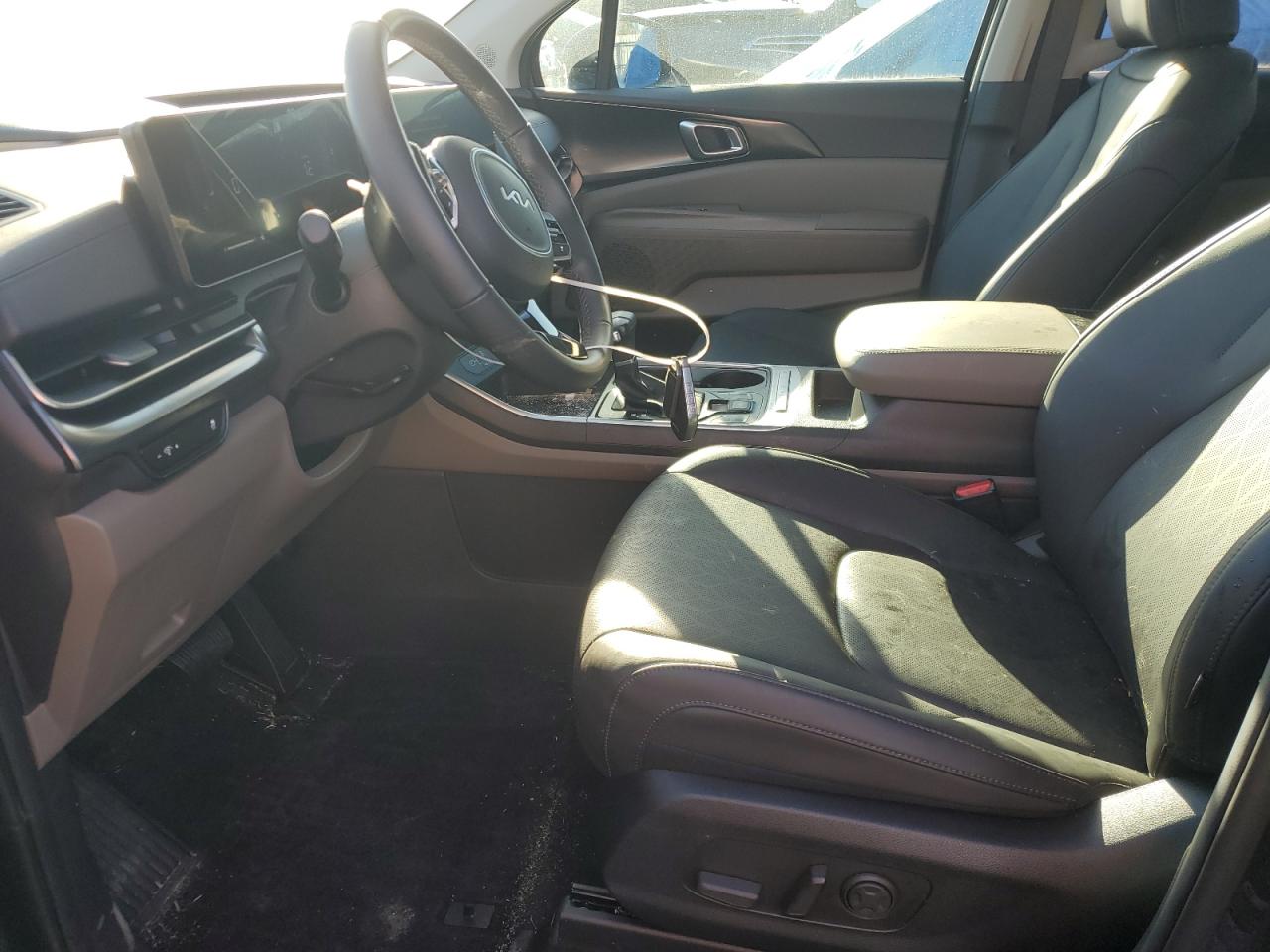 2025 Kia Carnival Lx VIN: KNDNB5K32S6540423 Lot: 81151445