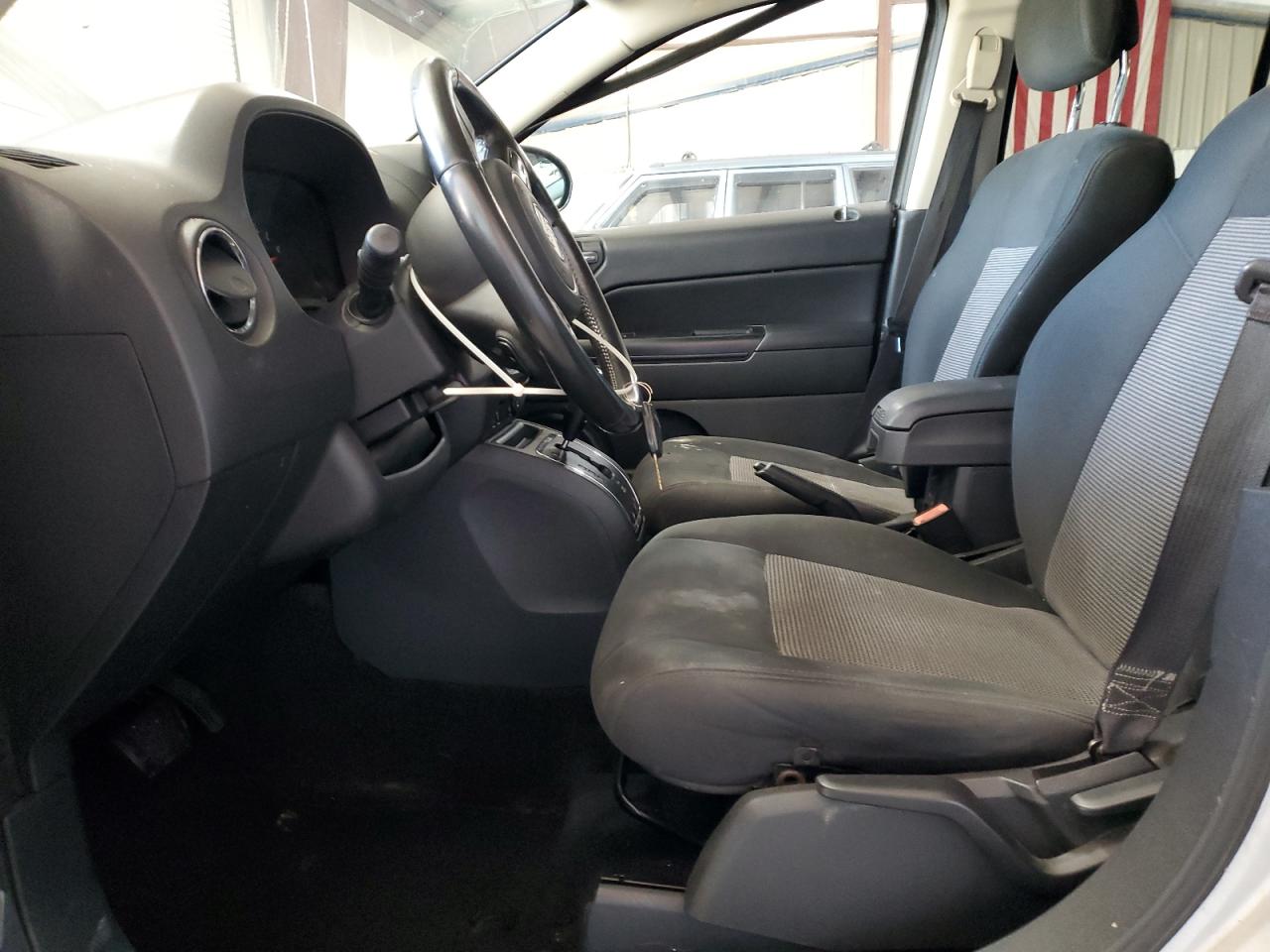 2011 Jeep Compass Sport VIN: 1J4NF1FB8BD281635 Lot: 82238695