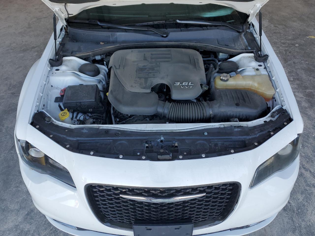 2016 Chrysler 300 S VIN: 2C3CCAGG5GH198632 Lot: 85666865