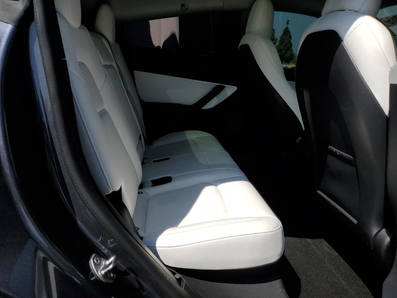 2021 Tesla Model Y VIN: 5YJYGDEEXMF240545 Lot: 84835015