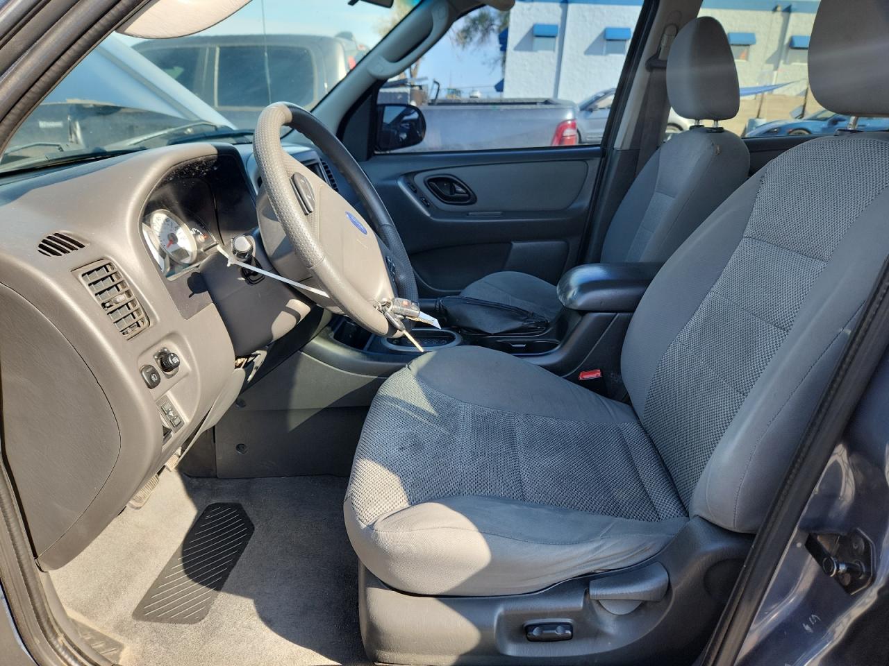 2005 Ford Escape Xlt VIN: 1FMYU03105KB07391 Lot: 85858105