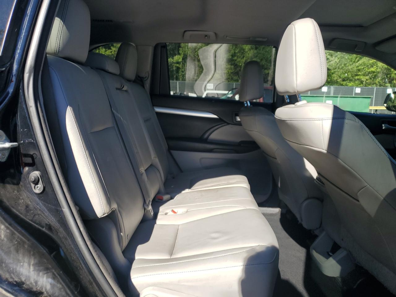 2016 Toyota Highlander Xle VIN: 5TDJKRFH5GS266816 Lot: 84889055