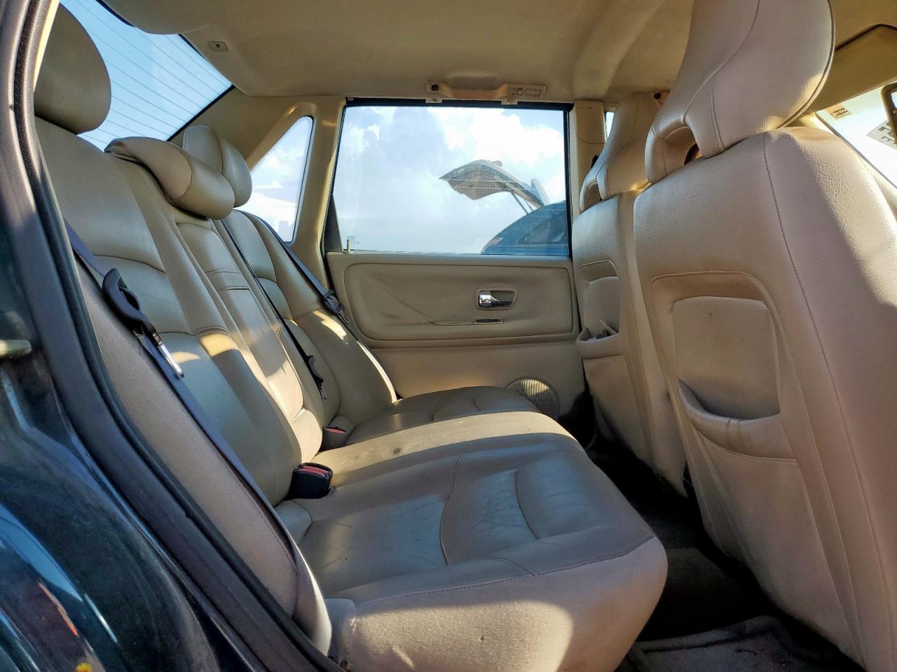 1999 Volvo S70 VIN: YV1LS55A9X2621154 Lot: 82239285