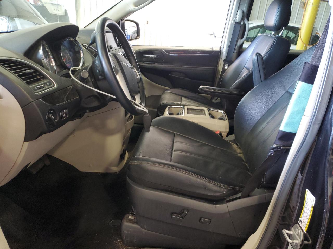 2015 Chrysler Town & Country Touring VIN: 2C4RC1BGXFR588308 Lot: 87445075