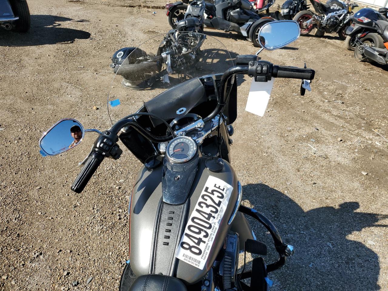 2018 Harley-Davidson Flhcs Heritage Classic 114 VIN: 1HD1YBK1XJC082011 Lot: 84904325