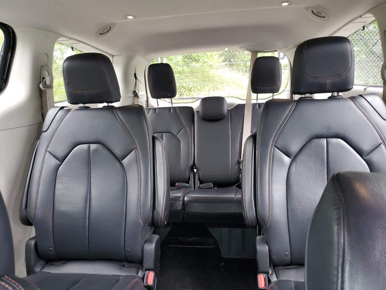 2018 Chrysler Pacifica Touring L VIN: 2C4RC1BG2JR114345 Lot: 90875765