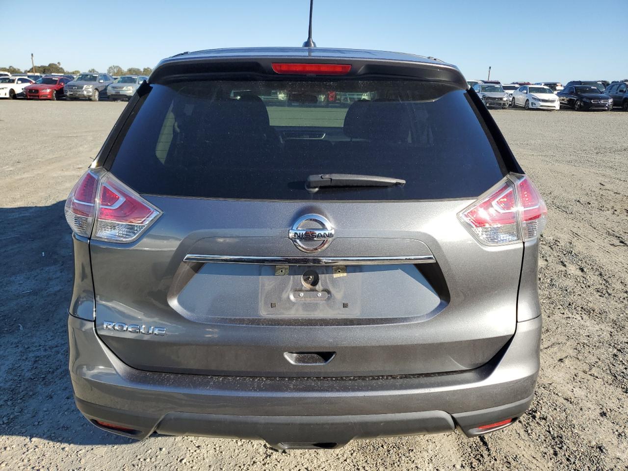 2016 Nissan Rogue S VIN: 5N1AT2MN1GC745311 Lot: 82239105