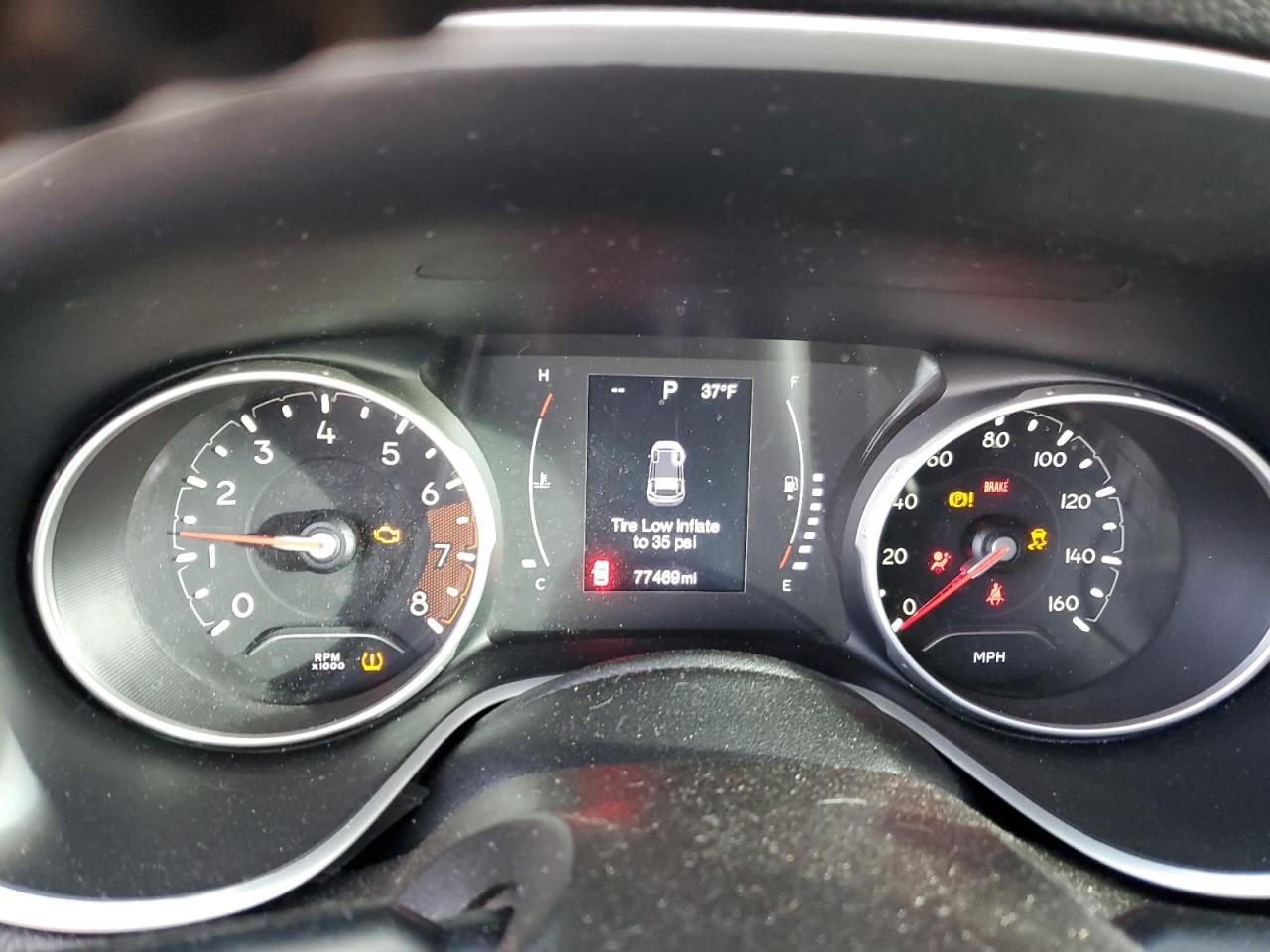 2018 Jeep Compass Latitude VIN: 3C4NJDBB9JT161105 Lot: 90521075