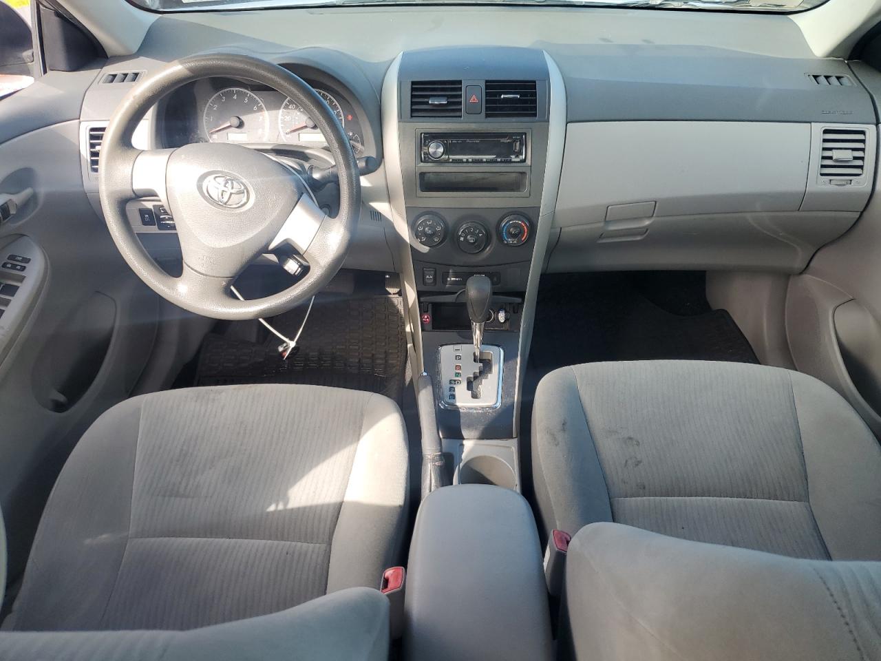 2010 Toyota Corolla Base VIN: 2T1BU4EE2AC243793 Lot: 85335005