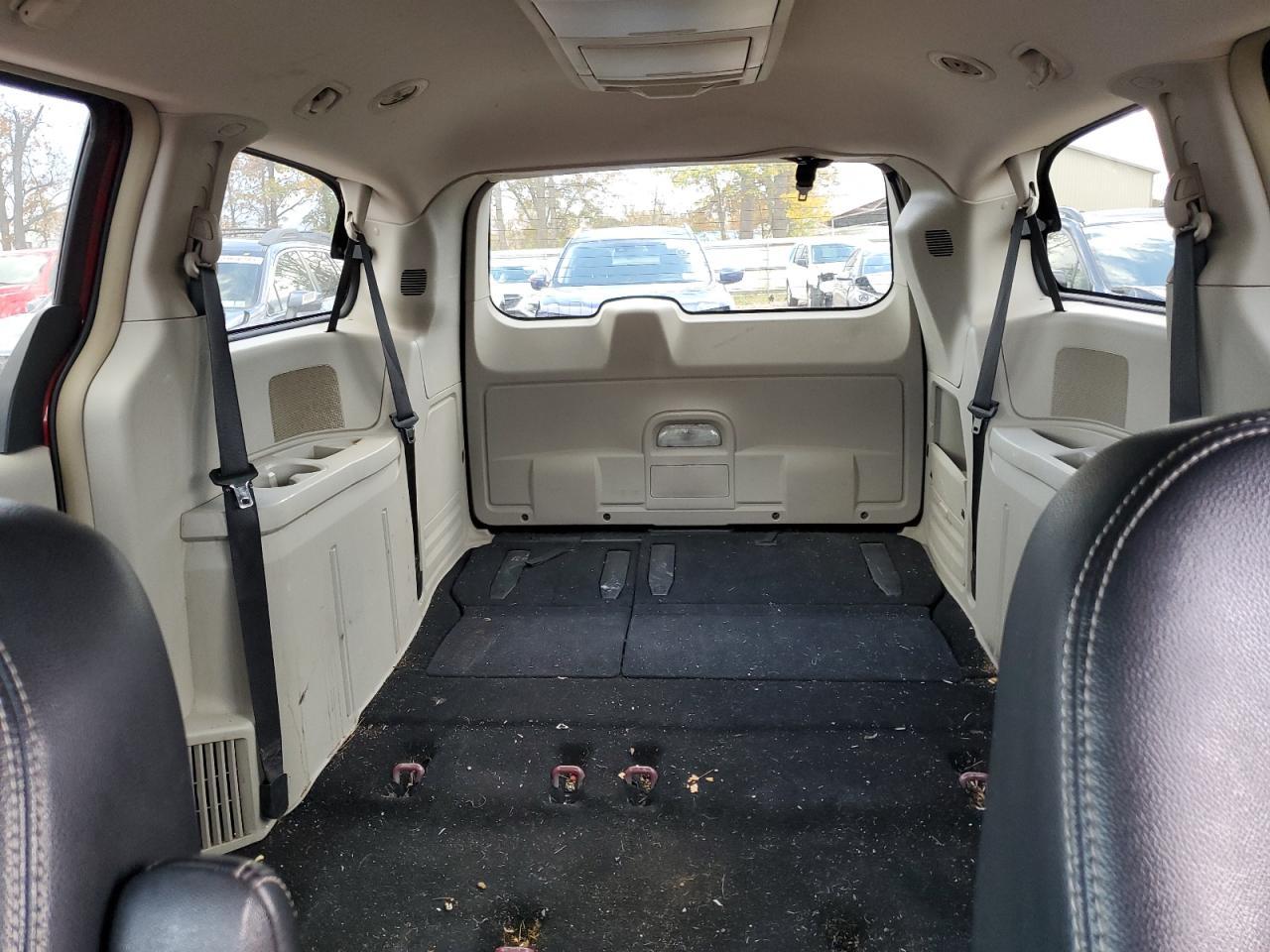 2015 Chrysler Town & Country Touring VIN: 2C4RC1BG2FR739402 Lot: 82469705