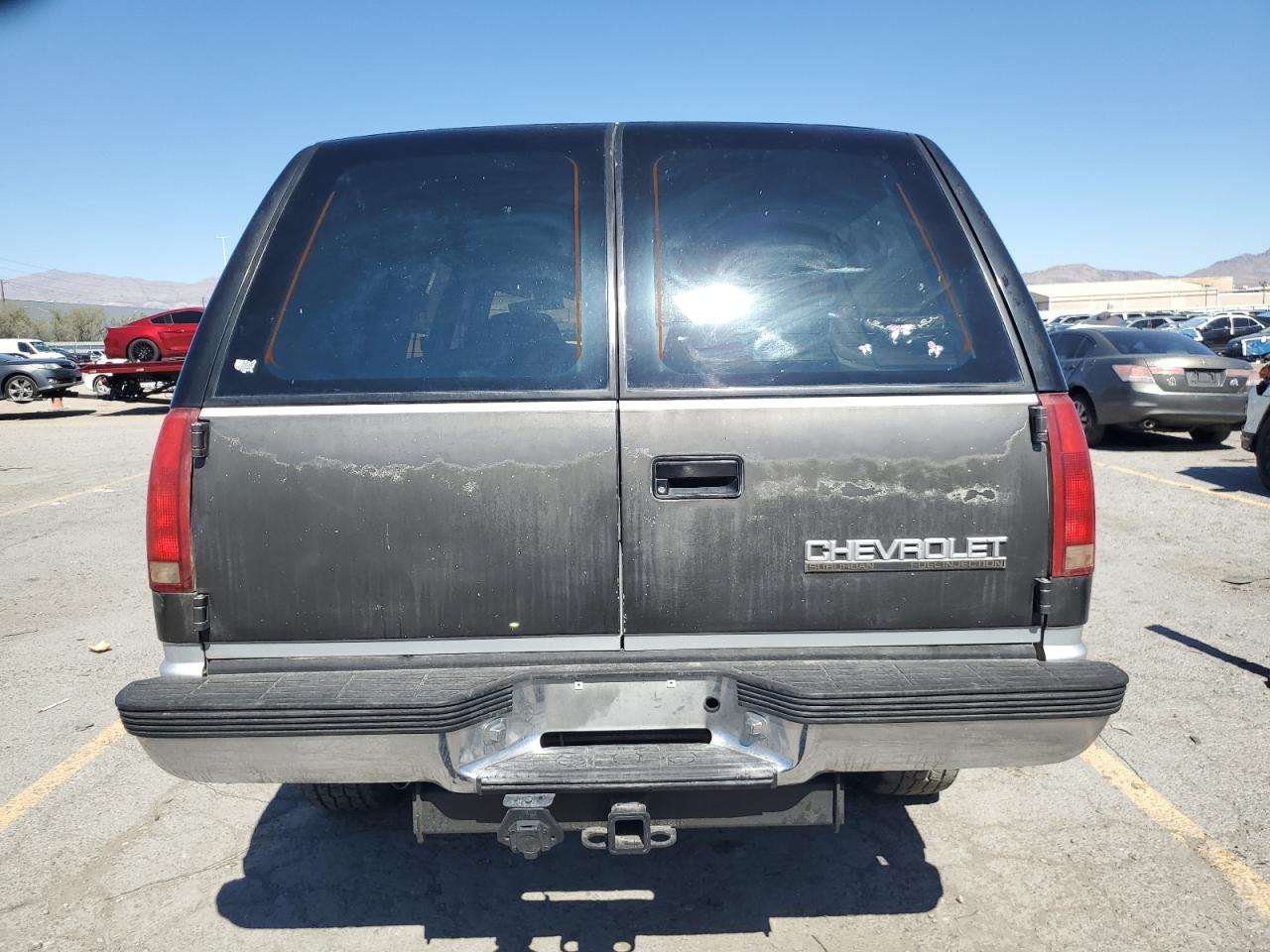 1993 Chevrolet Suburban K2500 VIN: 1GNGK26NXPJ409433 Lot: 85147185