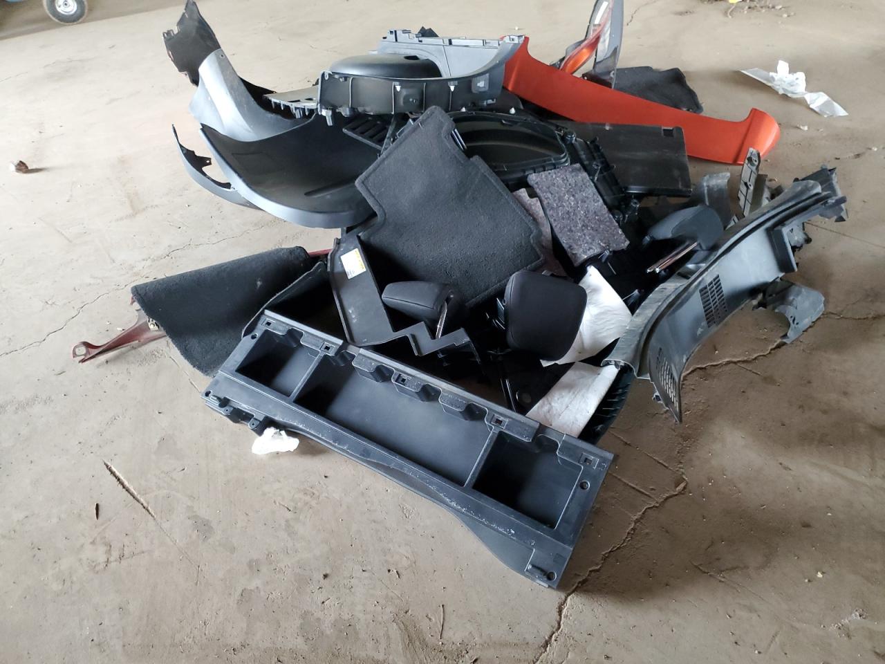 2015 Toyota Rav4 Le VIN: JTMZFREV7FJ049021 Lot: 85901235