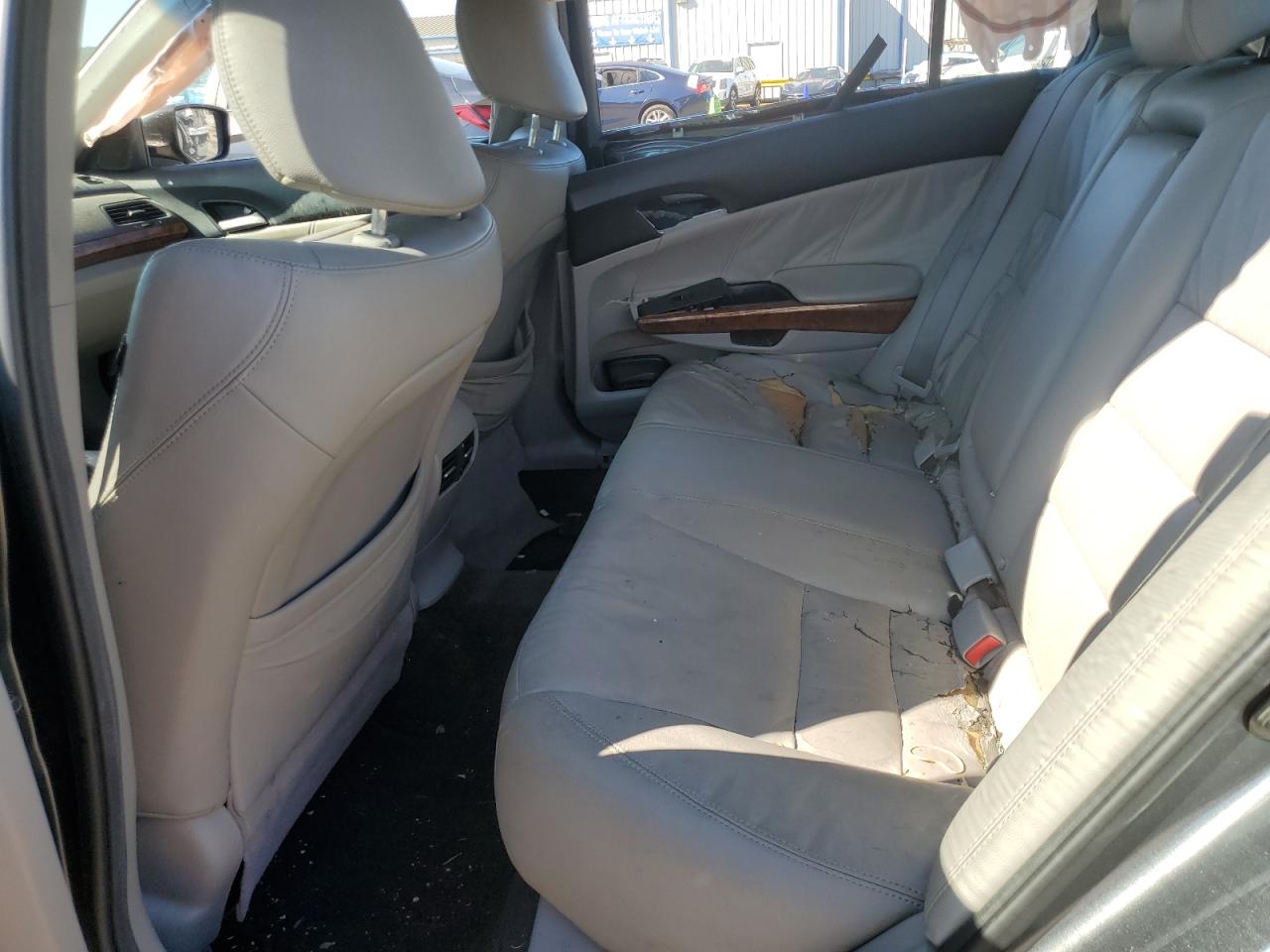 2011 Honda Accord Exl VIN: 1HGCP3F83BA030325 Lot: 84785145