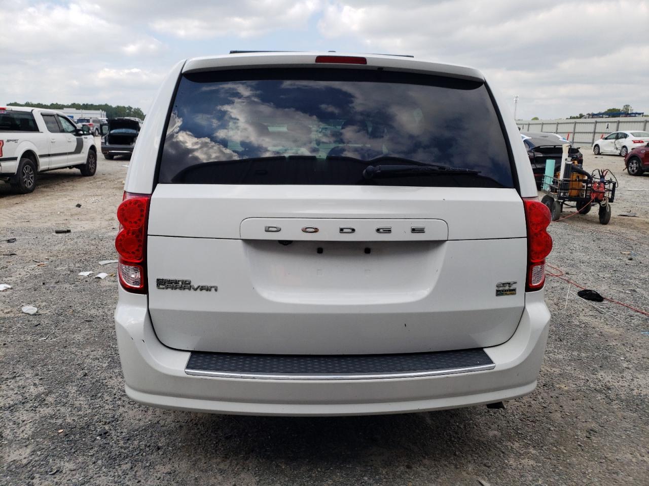 2017 Dodge Grand Caravan Gt VIN: 2C4RDGEG2HR698820 Lot: 81872815