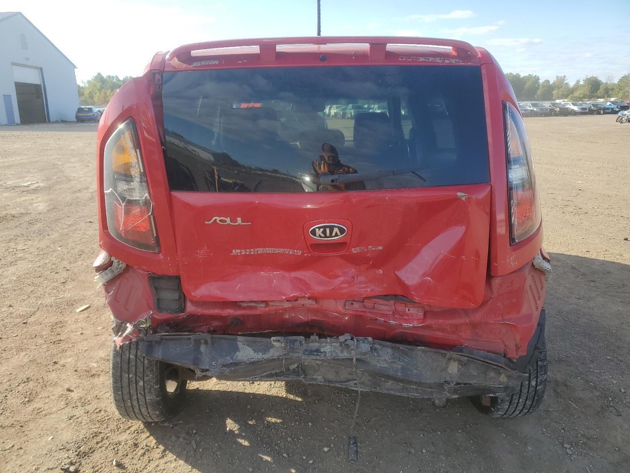 2011 Kia Soul + VIN: KNDJT2A20B7235015 Lot: 86095145