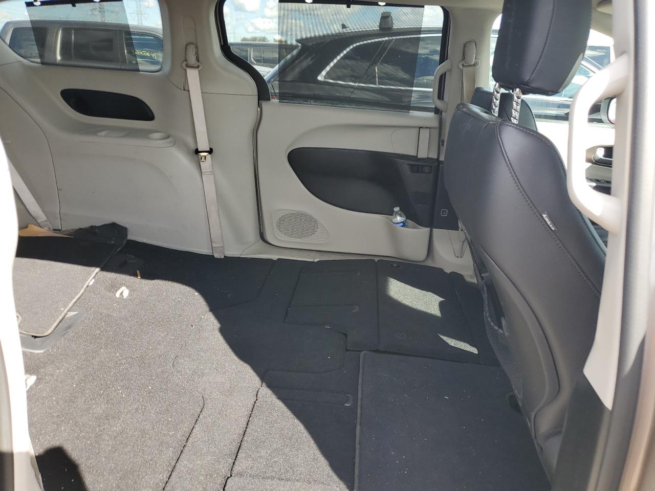 2018 Chrysler Pacifica Touring L VIN: 2C4RC1BG1JR111016 Lot: 82206345