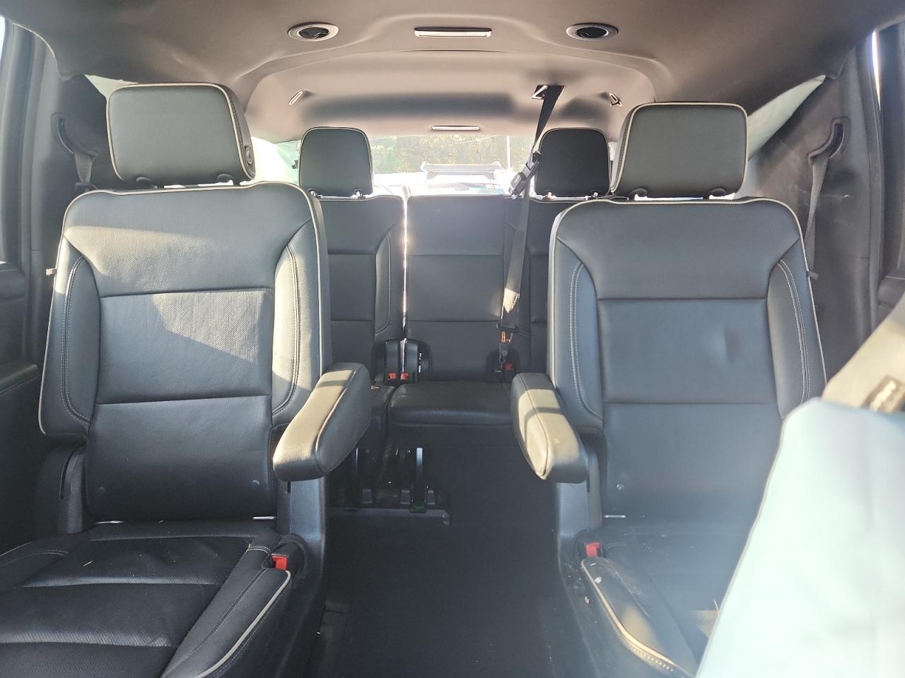 2022 Chevrolet Suburban K1500 Premier VIN: 1GNSKFKD3NR136459 Lot: 85719605