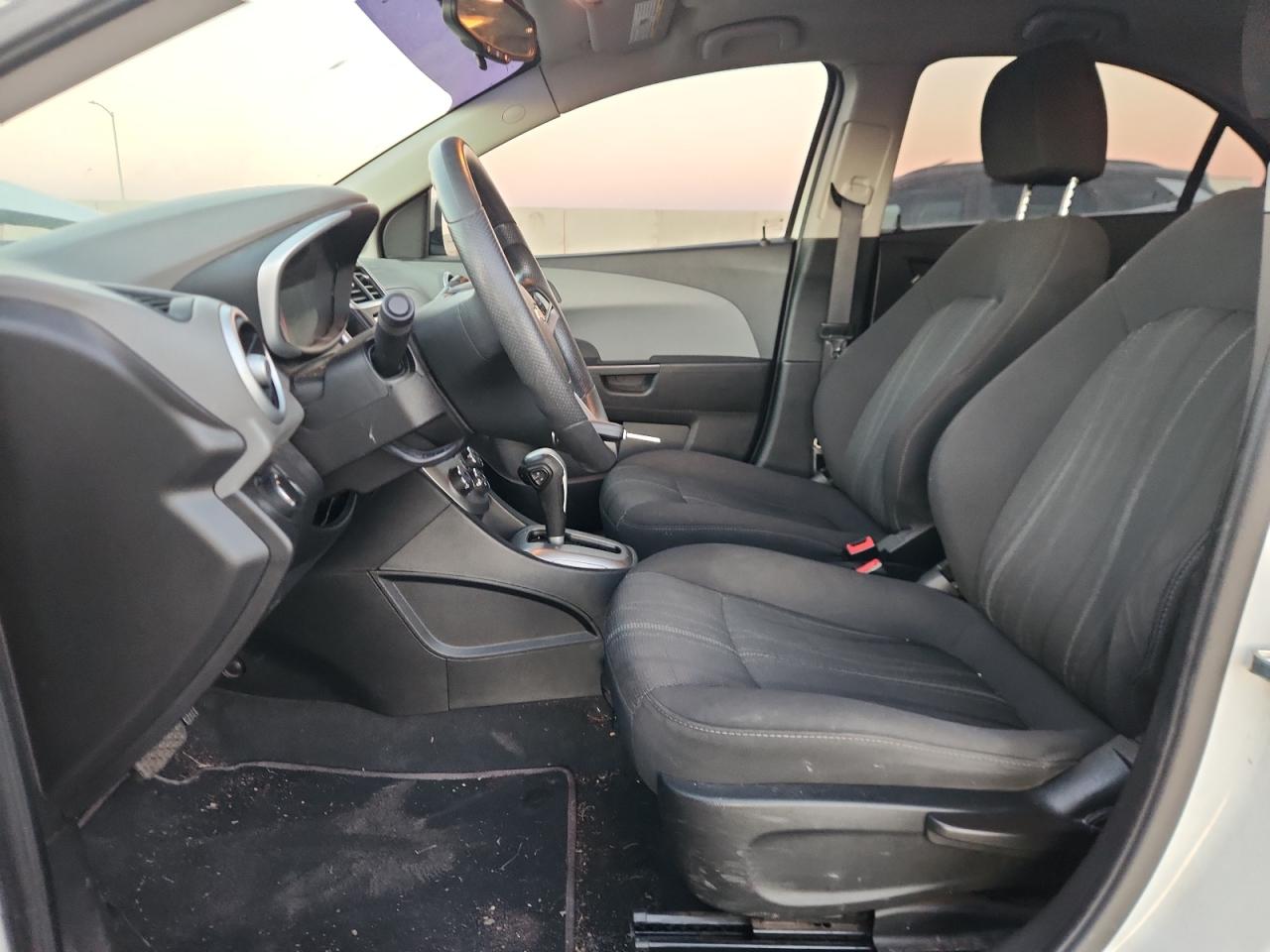 2019 Chevrolet Sonic Lt VIN: 1G1JD5SBXK4117822 Lot: 90498575