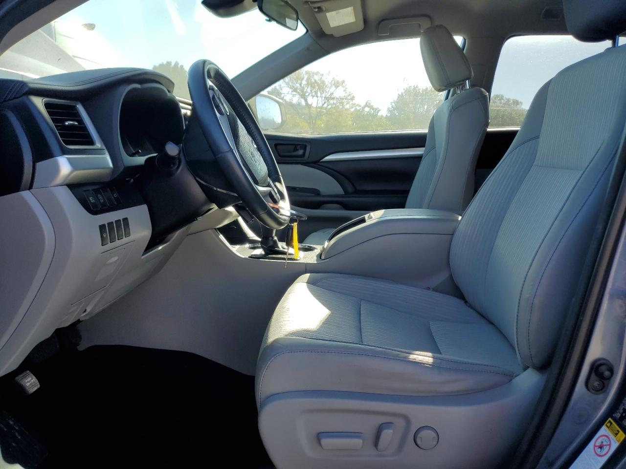 2018 Toyota Highlander Le VIN: 5TDZZRFH6JS250405 Lot: 84912515