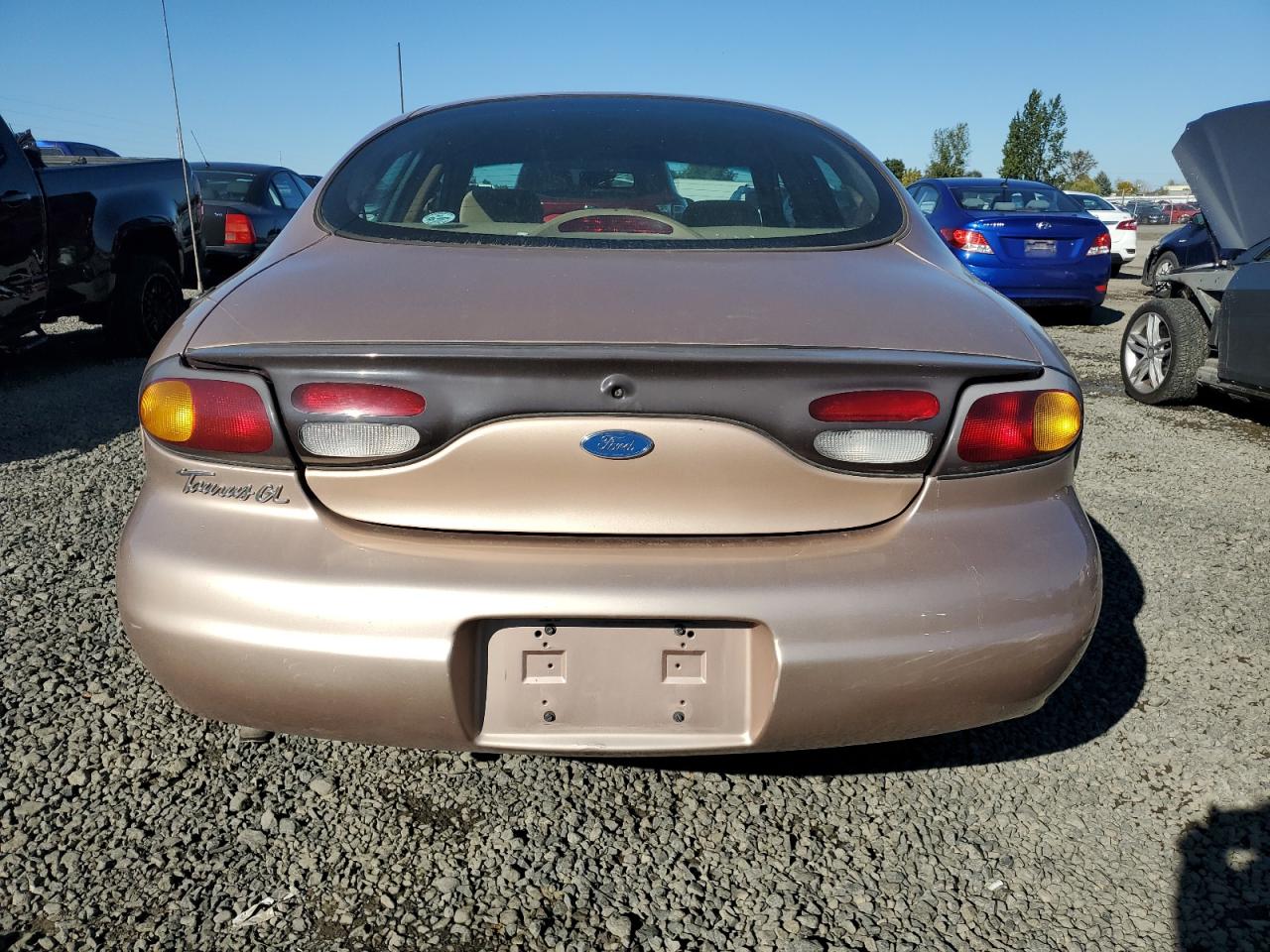 1997 Ford Taurus Gl VIN: 1FALP52UXVG104649 Lot: 82332835