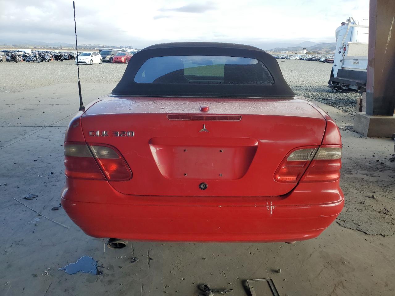 2000 Mercedes-Benz Clk 320 VIN: WDBLK65G5YT045217 Lot: 86090025