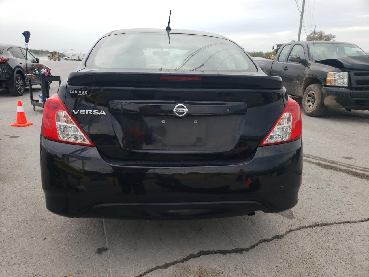 2019 Nissan Versa S VIN: 3N1CN7AP0KL829288 Lot: 85700875