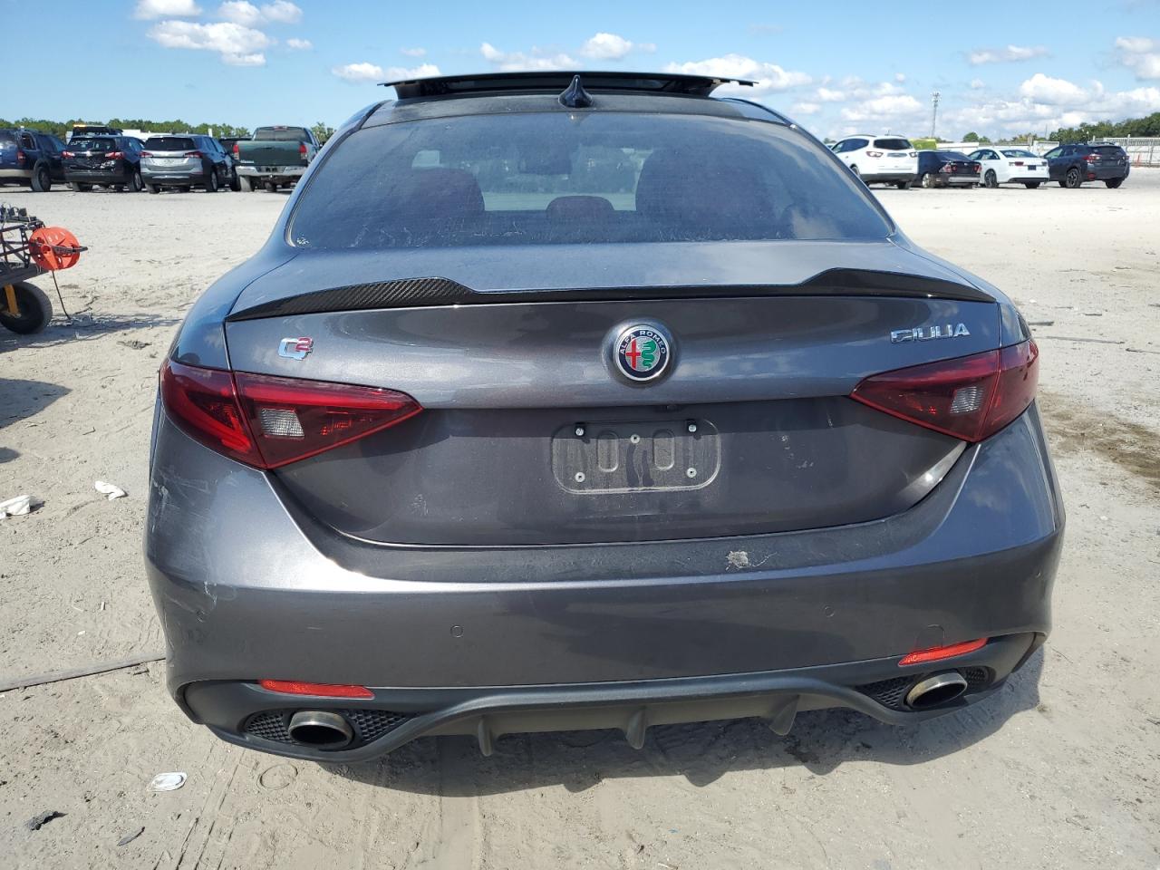 2018 Alfa Romeo Giulia Ti VIN: ZARFAECNXJ7589584 Lot: 86185725