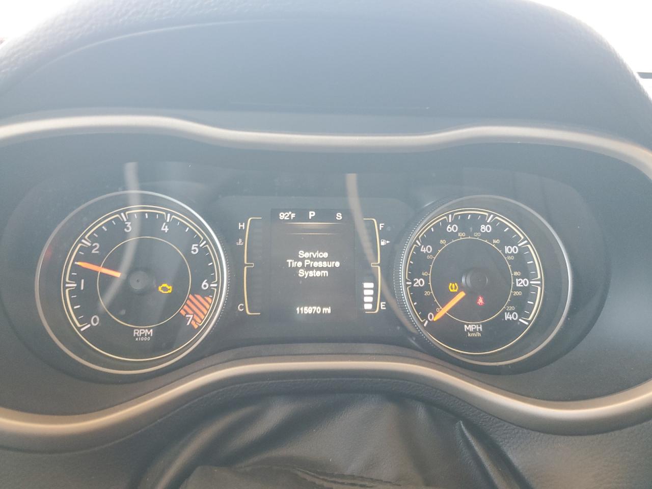 2015 Jeep Cherokee Latitude VIN: 1C4PJLCB2FW694397 Lot: 82248225