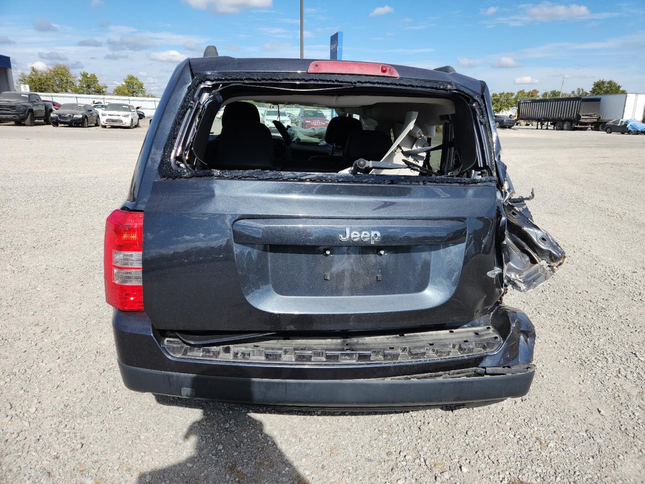 2015 Jeep Patriot Latitude VIN: 1C4NJPFA2FD157509 Lot: 82404795