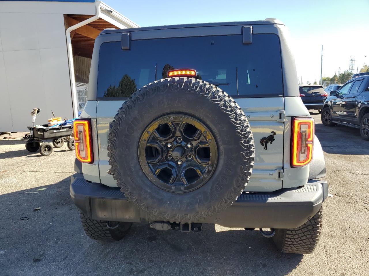 2022 Ford Bronco Base VIN: 1FMEE5DP0NLB03075 Lot: 89563105