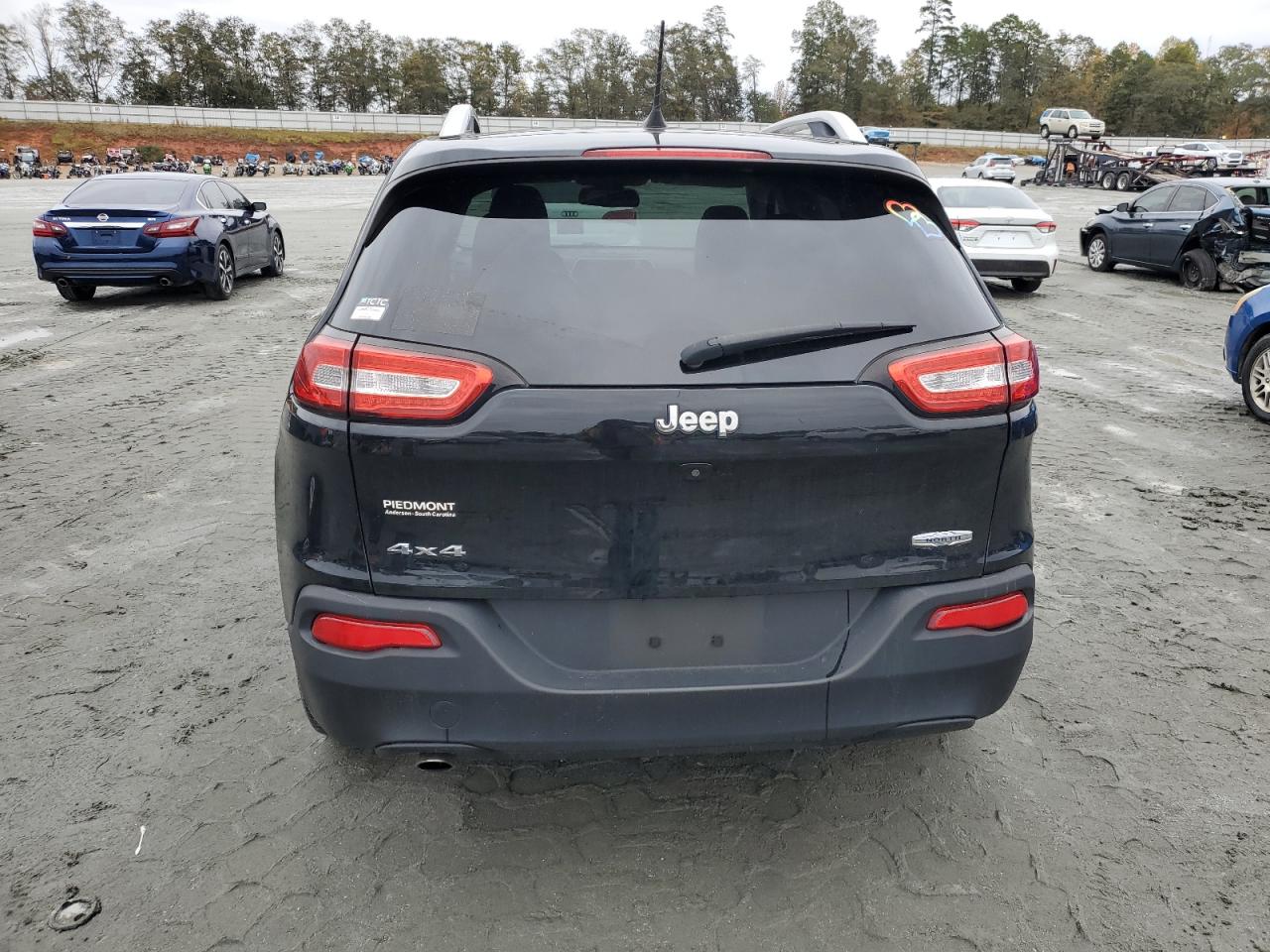 2017 Jeep Cherokee Latitude VIN: 1C4PJMCB2HW637478 Lot: 89630935