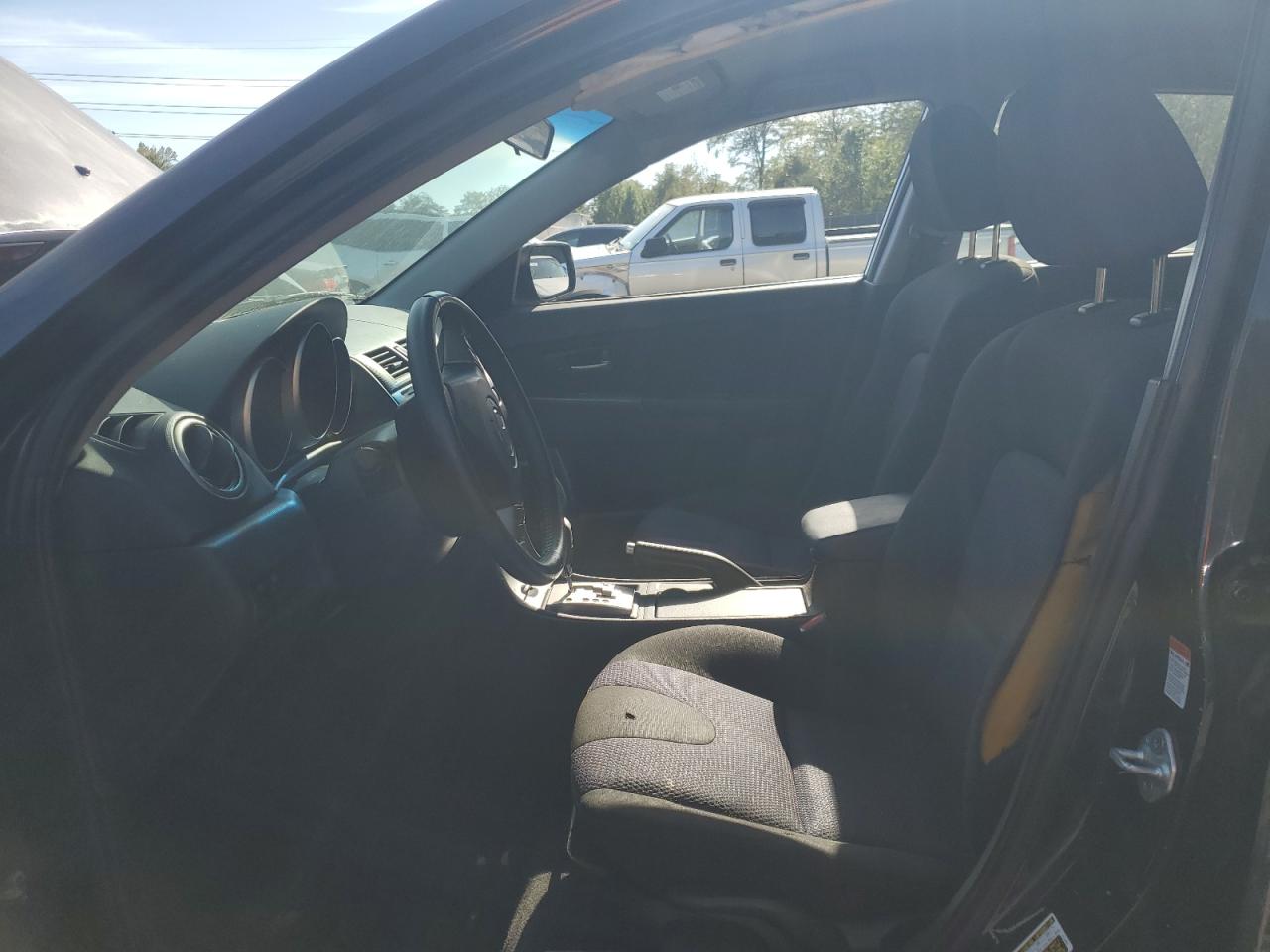 2007 Mazda 3 Hatchback VIN: JM1BK343471723797 Lot: 81928165