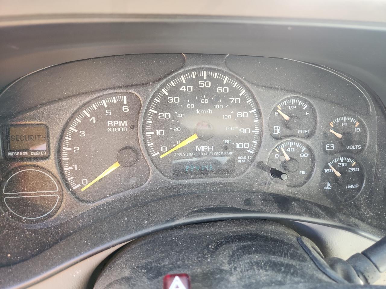 2000 Chevrolet Tahoe K1500 VIN: 1GNEK13T5YJ138870 Lot: 90851735