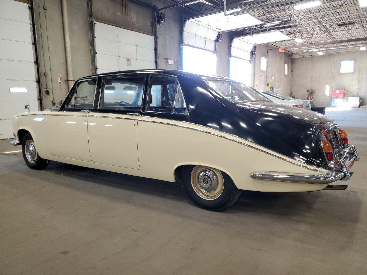 1970 Daimler Jaguar Ds-420 Limousine two_colors null null 1M1311 photo #3