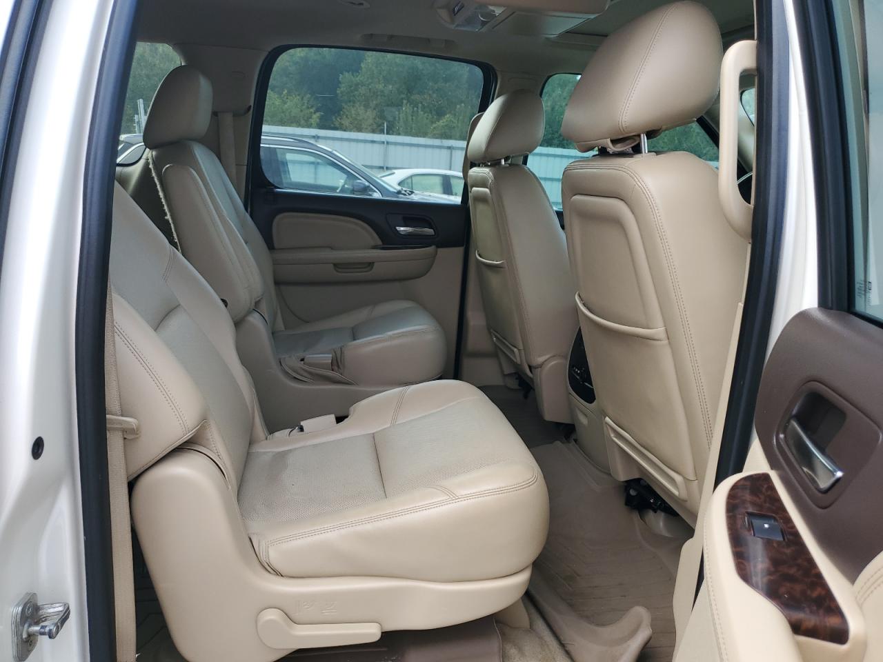 2013 GMC Yukon Xl Denali VIN: 1GKS2MEF4DR160492 Lot: 85172825