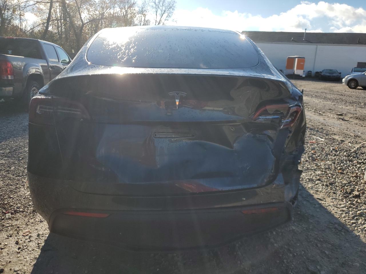 2024 Tesla Model Y VIN: 7SAYGDED2RF205158 Lot: 90543125