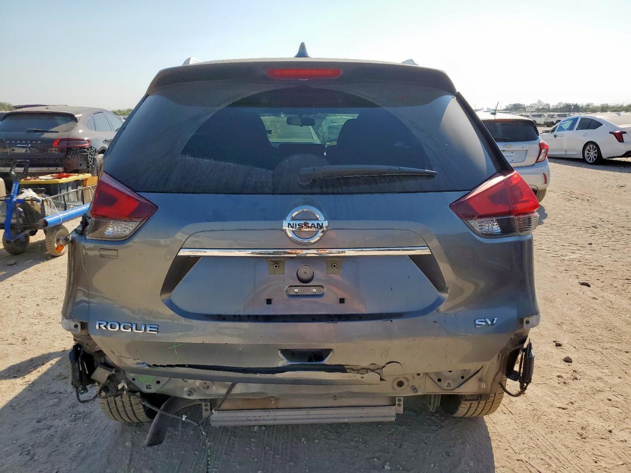 2018 Nissan Rogue S VIN: KNMAT2MTXJP587022 Lot: 84811745