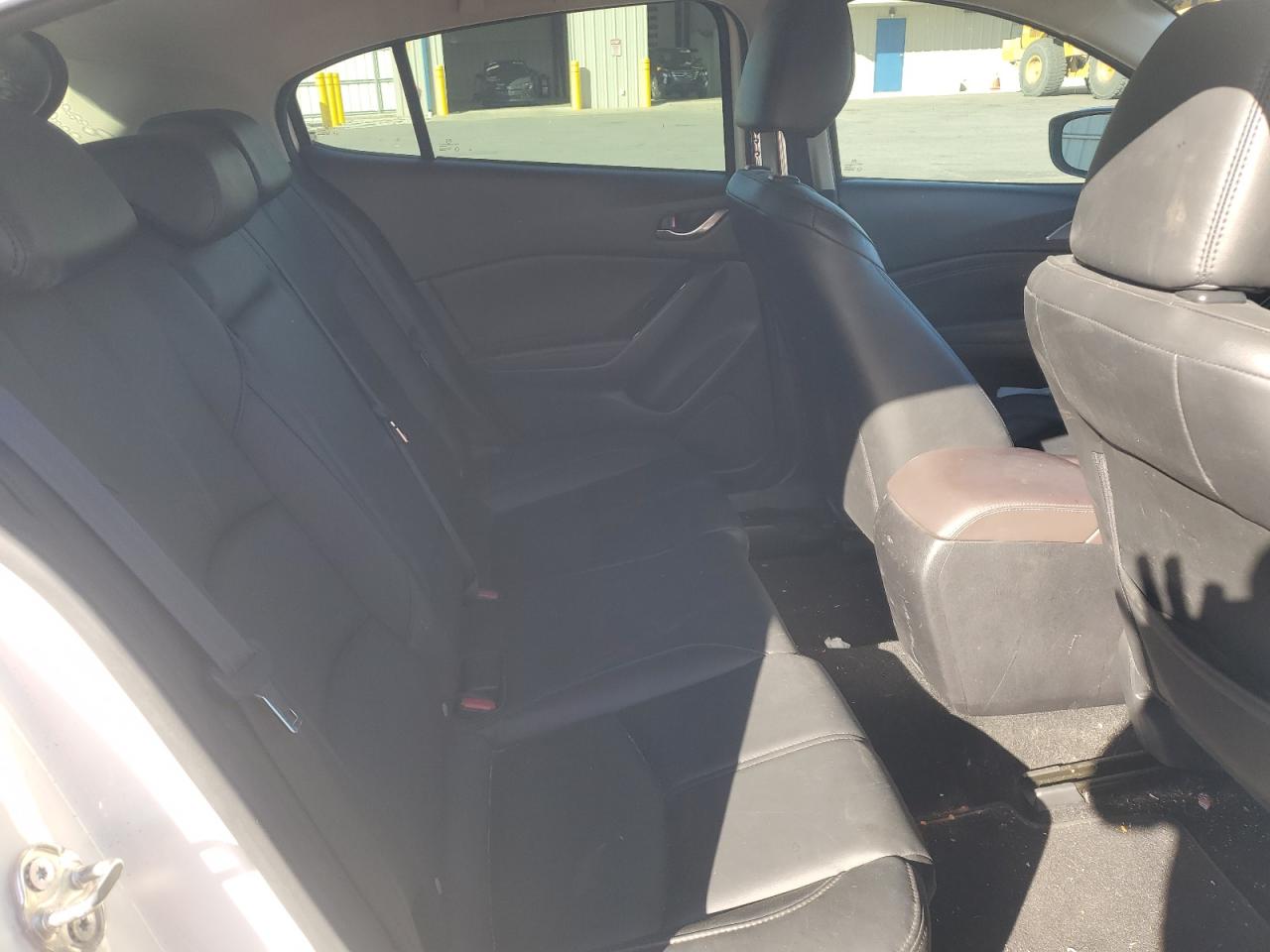 2018 Mazda 3 Touring VIN: 3MZBN1L33JM206740 Lot: 82460955