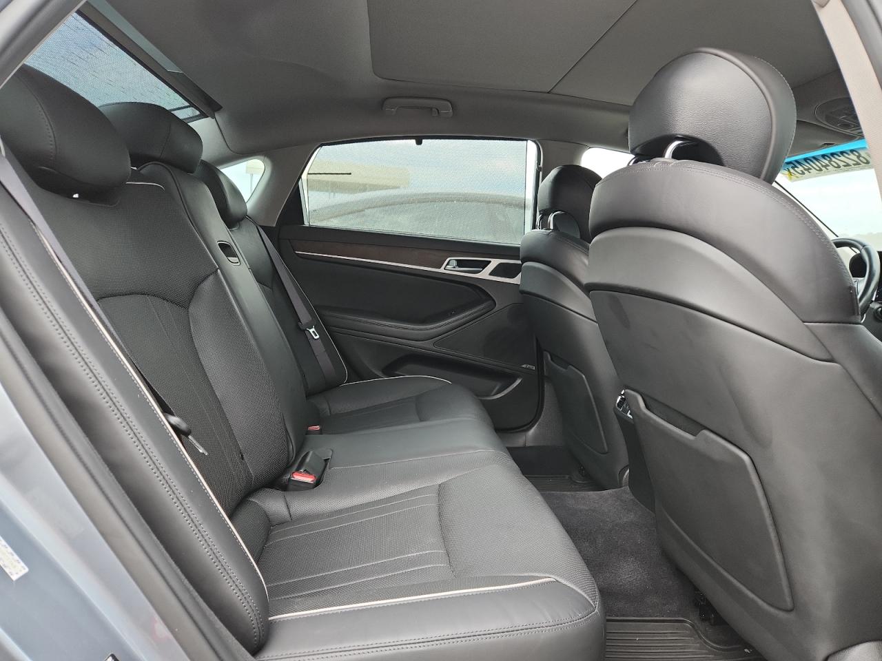 2015 Hyundai Genesis 3.8L VIN: KMHGN4JE4FU071748 Lot: 82284045