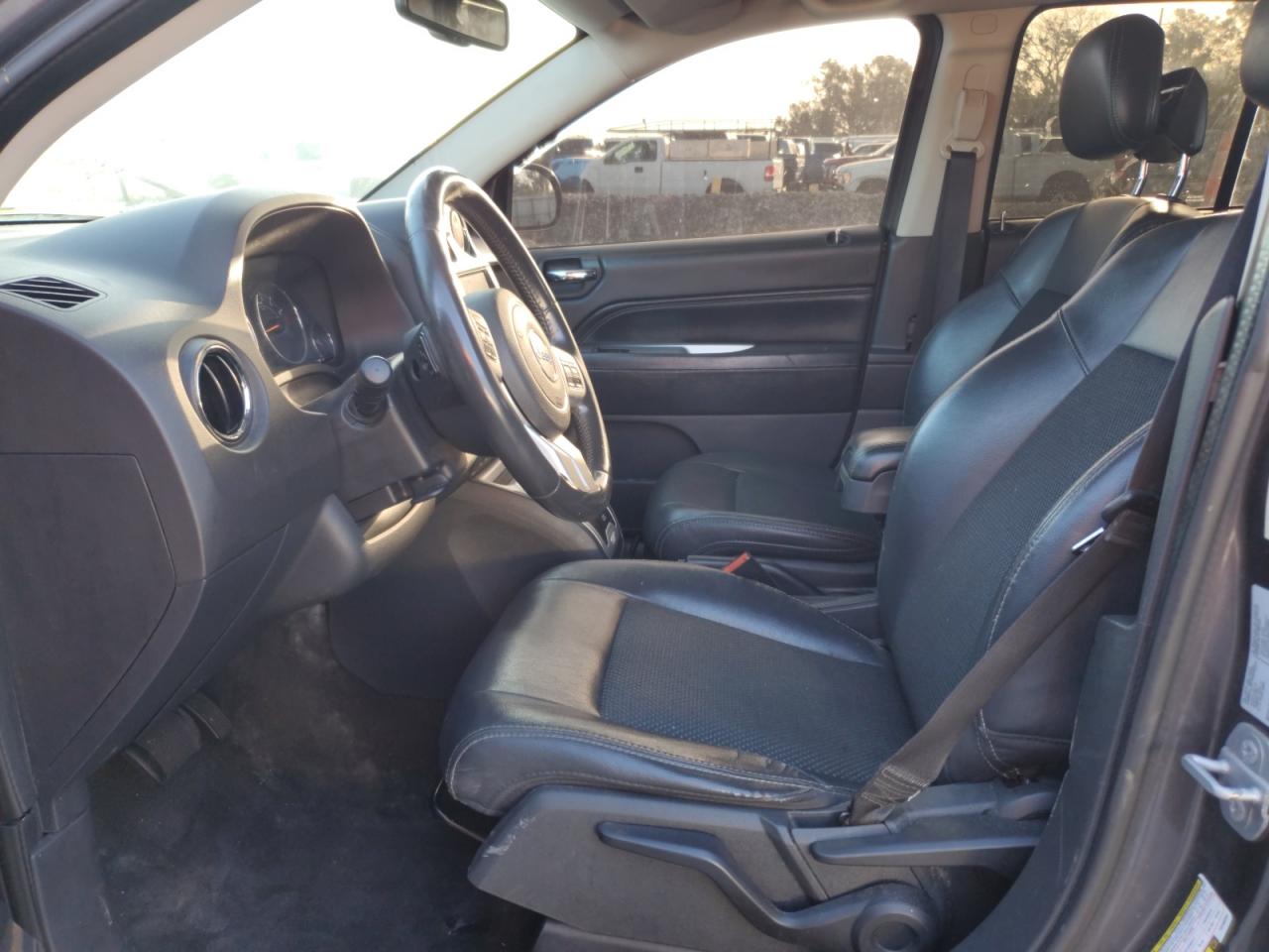 2015 Jeep Compass Sport VIN: 1C4NJDAB1FD100264 Lot: 82211605