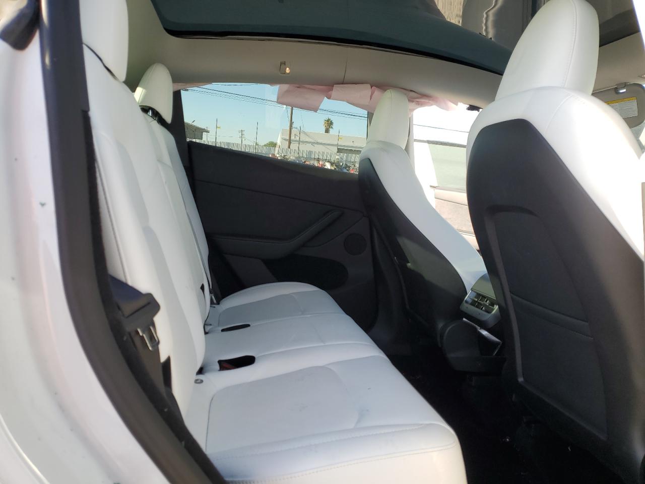 2023 Tesla Model Y VIN: 7SAYGDEE2PA085770 Lot: 89914815