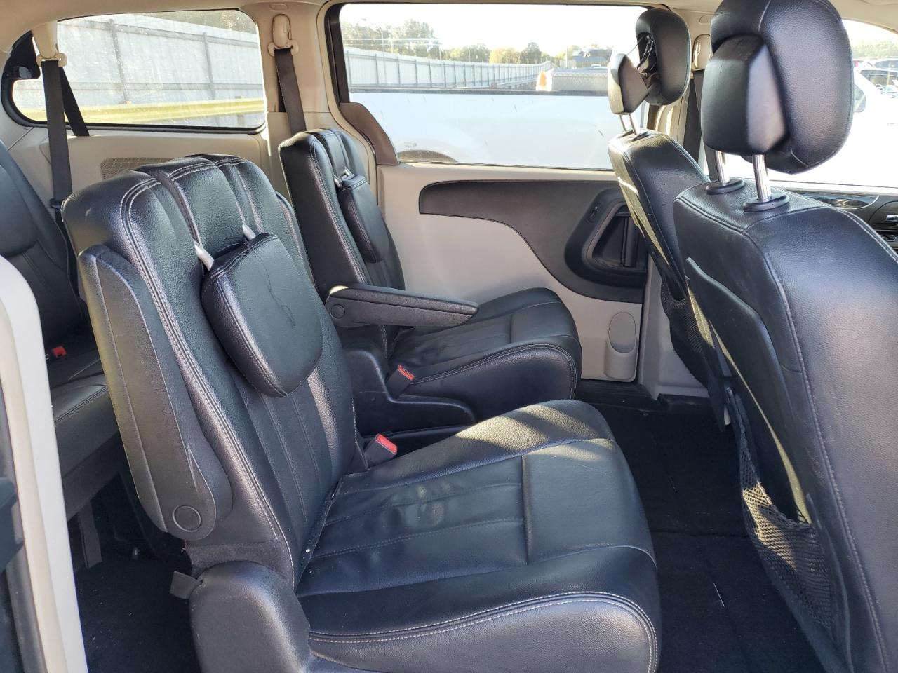 2015 Chrysler Town & Country Touring VIN: 2C4RC1BGXFR510420 Lot: 82663365