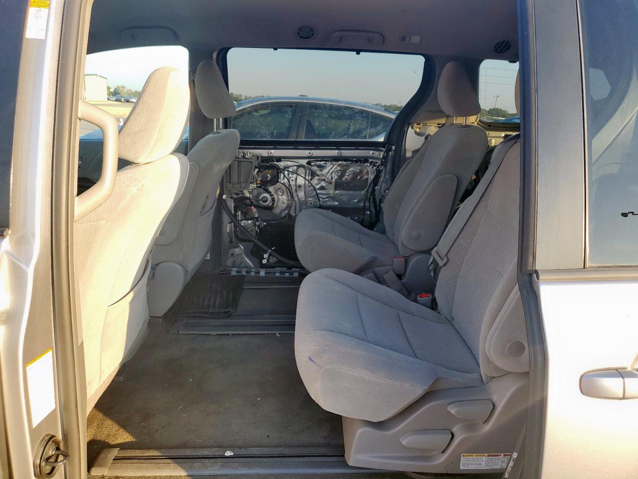 2018 Toyota Sienna Le VIN: 5TDKZ3DC7JS901370 Lot: 84625955